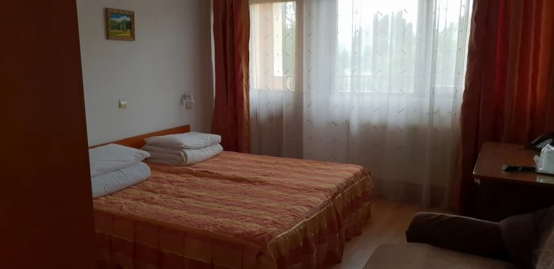 Horezu Cazare | Hotel*** (K1490-8) Imaginea poate fi supusă drepturilor de autor. Se recomandă contactarea titularului drepturilor.