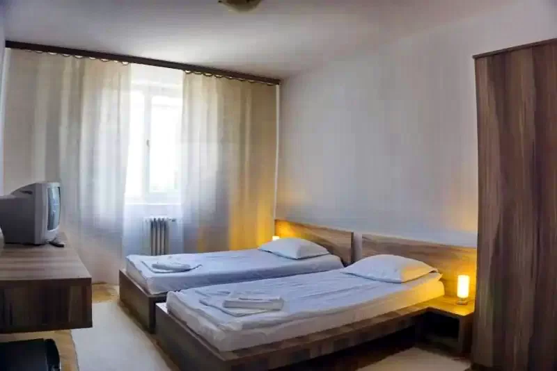 Miercurea Ciuc Cazare | Hotel** (K1402-16) Imaginea poate fi supusă drepturilor de autor. Se recomandă contactarea titularului drepturilor.