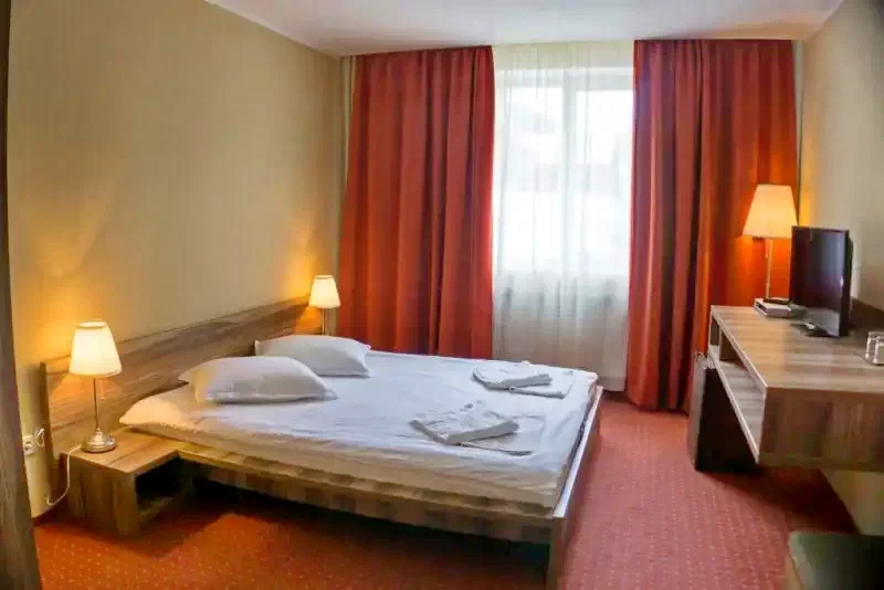 Csíkszereda Szállás | Hotel** (K1402-23) A kép szerzői jogvédelem alatt állhat. Javasolt a kapcsolatfelvétel a jog tulajdonossal.