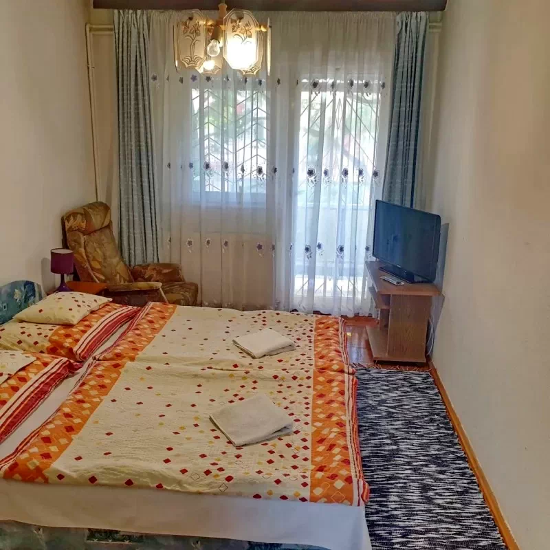 Hajdúszoboszló Szállás | Apartmanház (K0939-17) A kép szerzői jogvédelem alatt állhat. Javasolt a kapcsolatfelvétel a jog tulajdonossal.