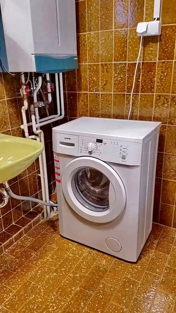  Cazare | Casă de apartamente (K0939-22) Imaginea poate fi supusă drepturilor de autor. Se recomandă contactarea titularului drepturilor.