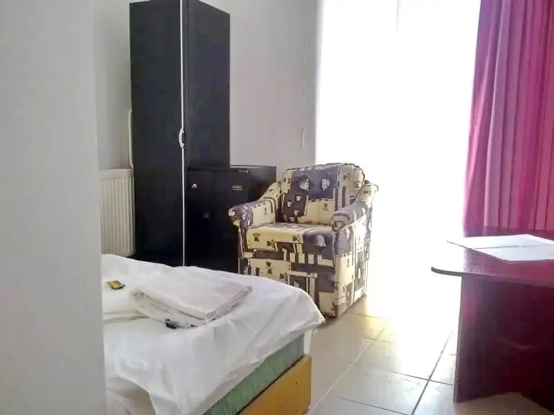  Cazare | Motel (K0167-4) Imaginea poate fi supusă drepturilor de autor. Se recomandă contactarea titularului drepturilor.