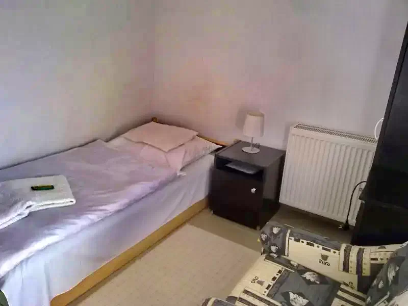  Cazare | Motel (K0167-6) Imaginea poate fi supusă drepturilor de autor. Se recomandă contactarea titularului drepturilor.