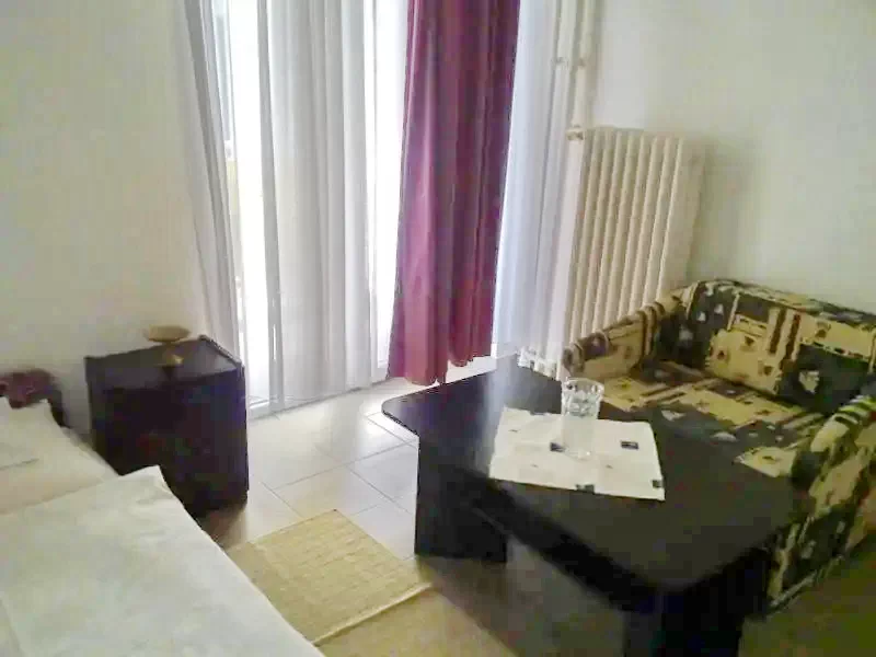  Cazare | Motel (K0167-9) Imaginea poate fi supusă drepturilor de autor. Se recomandă contactarea titularului drepturilor.