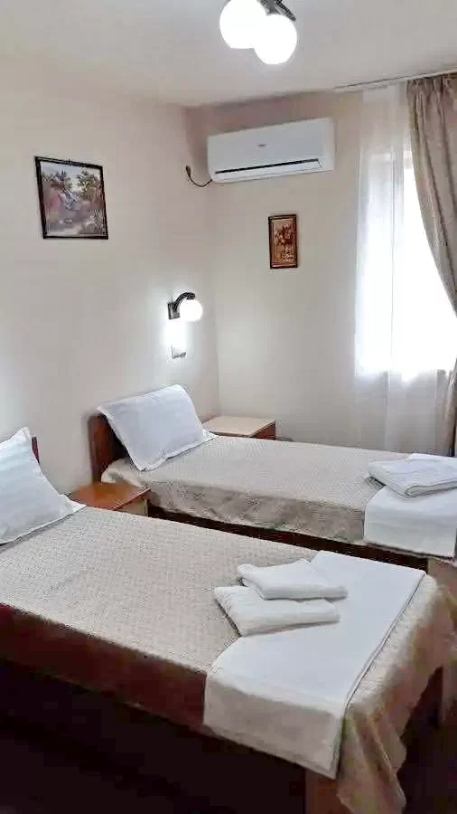 Slănic Cazare | Pensiune turistică (K0864-16) Imaginea poate fi supusă drepturilor de autor. Se recomandă contactarea titularului drepturilor.