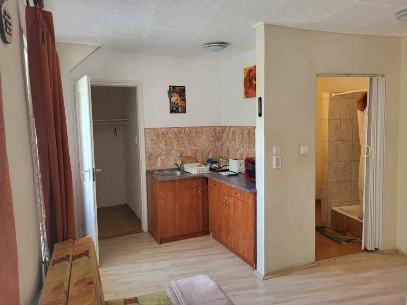 Jula Cazare | Sat de vacanță (K0120-7) Imaginea poate fi supusă drepturilor de autor. Se recomandă contactarea titularului drepturilor.