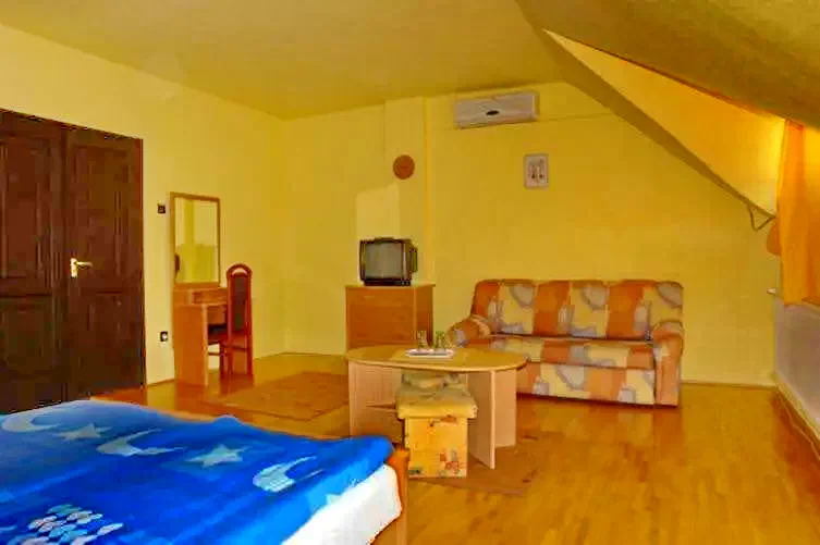 Hajdúszoboszló Cazare | Motel (K0852-1) Imaginea poate fi supusă drepturilor de autor. Se recomandă contactarea titularului drepturilor.