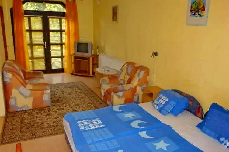  Cazare | Motel (K0852-4) Imaginea poate fi supusă drepturilor de autor. Se recomandă contactarea titularului drepturilor.