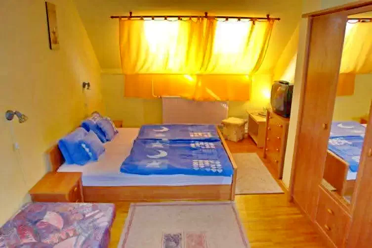  Cazare | Motel (K0852-6) Imaginea poate fi supusă drepturilor de autor. Se recomandă contactarea titularului drepturilor.