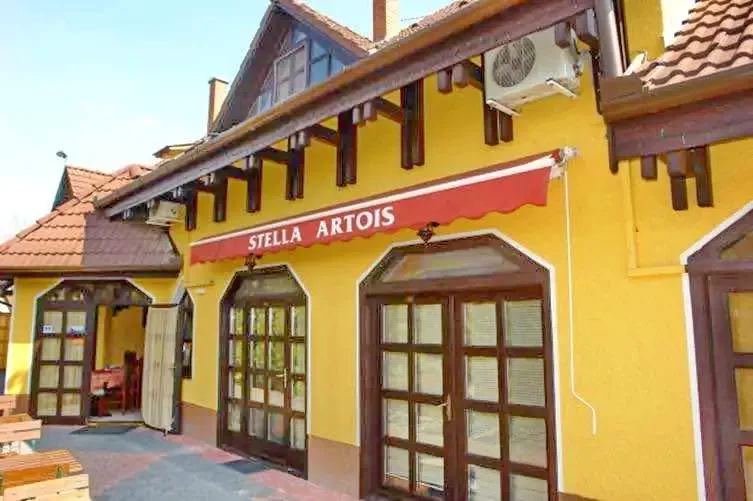  Cazare | Motel (K0852-9) Imaginea poate fi supusă drepturilor de autor. Se recomandă contactarea titularului drepturilor.