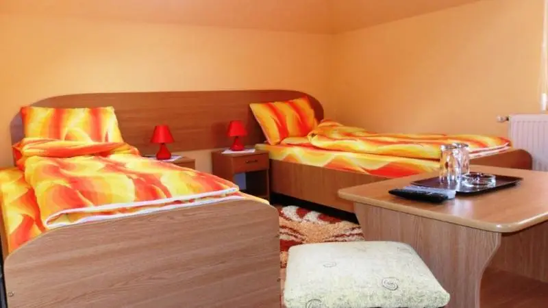 Gyimesfelsőlok Szállás | Motel (K1265-10) A kép szerzői jogvédelem alatt állhat. Javasolt a kapcsolatfelvétel a jog tulajdonossal.