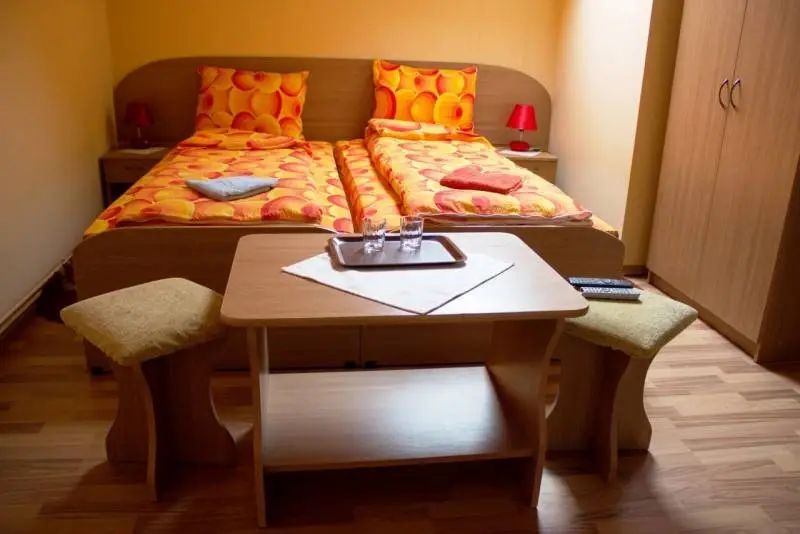 Lunca de Sus Cazare | Motel (K1265-12) Imaginea poate fi supusă drepturilor de autor. Se recomandă contactarea titularului drepturilor.