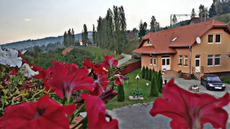 Gyimesfelsőlok Szállás | Motel (K1265-27) A kép szerzői jogvédelem alatt állhat. Javasolt a kapcsolatfelvétel a jog tulajdonossal.