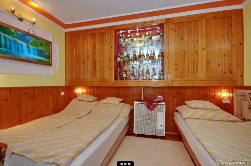 Jula Cazare | Casă de apartamente (K0691-1) Imaginea poate fi supusă drepturilor de autor. Se recomandă contactarea titularului drepturilor.