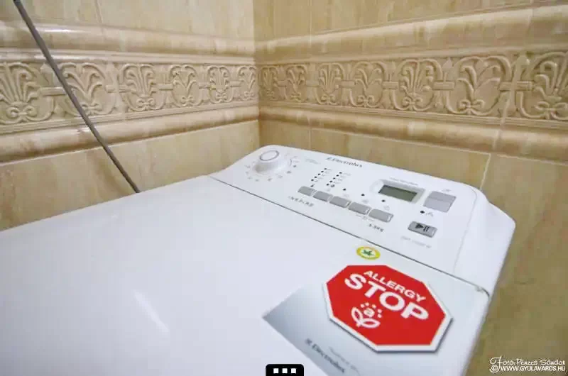 Jula Cazare | Casă de apartamente (K0691-12) Imaginea poate fi supusă drepturilor de autor. Se recomandă contactarea titularului drepturilor.