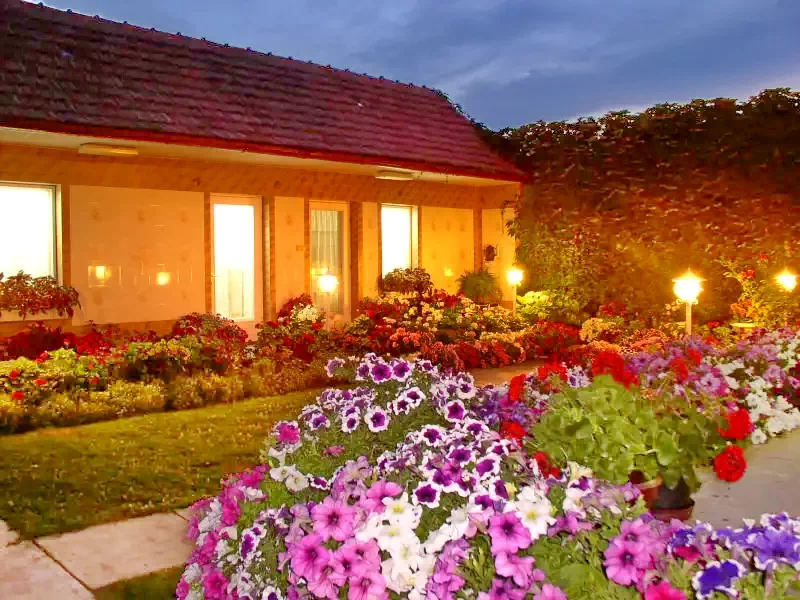 Jula Cazare | Bungalow (K0691-14) Imaginea poate fi supusă drepturilor de autor. Se recomandă contactarea titularului drepturilor.