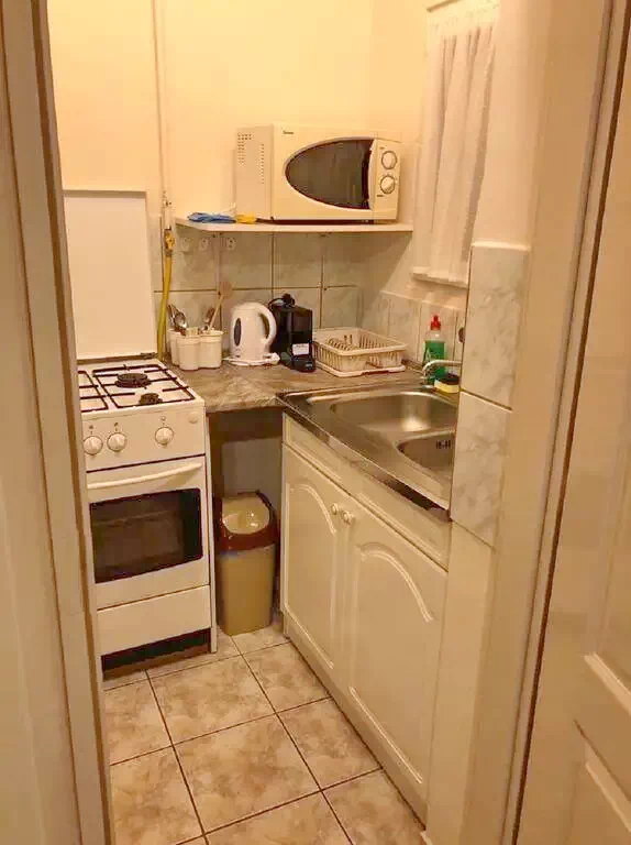  Cazare | Sat de vacanță (K0594-8) Imaginea poate fi supusă drepturilor de autor. Se recomandă contactarea titularului drepturilor.