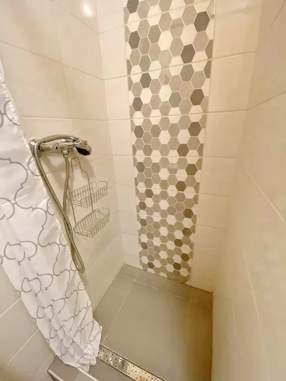  Cazare | Sat de vacanță (K0594-20) Imaginea poate fi supusă drepturilor de autor. Se recomandă contactarea titularului drepturilor.