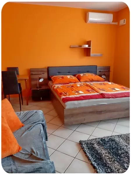 Hajdúszoboszló Szállás | Apartmanház (K1101-19) A kép szerzői jogvédelem alatt állhat. Javasolt a kapcsolatfelvétel a jog tulajdonossal.