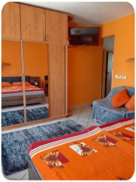 Hajdúszoboszló Szállás | Apartmanház (K1101-23) A kép szerzői jogvédelem alatt állhat. Javasolt a kapcsolatfelvétel a jog tulajdonossal.