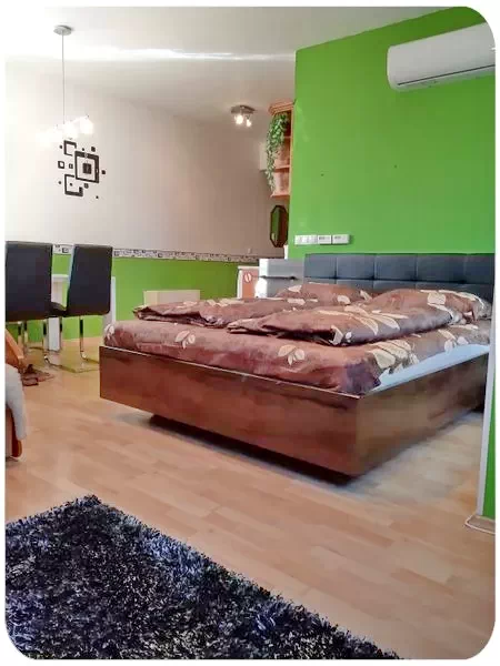  Cazare | Casă de apartamente (K1101-37) Imaginea poate fi supusă drepturilor de autor. Se recomandă contactarea titularului drepturilor.