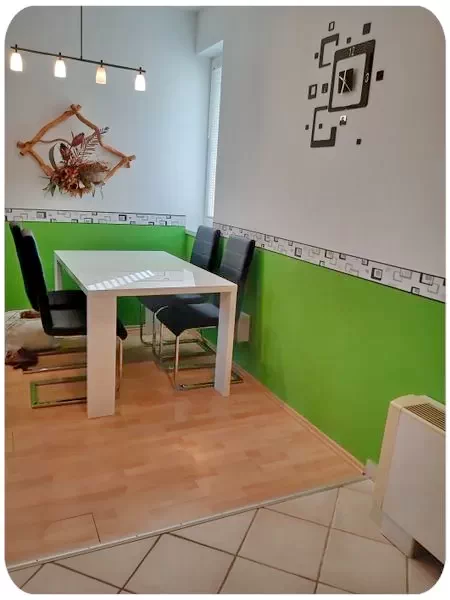 Hajdúszoboszló Szállás | Apartmanház (K1101-43) A kép szerzői jogvédelem alatt állhat. Javasolt a kapcsolatfelvétel a jog tulajdonossal.