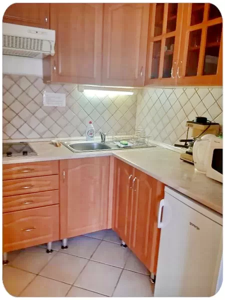  Cazare | Casă de apartamente (K1101-55) Imaginea poate fi supusă drepturilor de autor. Se recomandă contactarea titularului drepturilor.