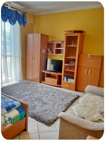  Cazare | Apartament (K1101-57) Imaginea poate fi supusă drepturilor de autor. Se recomandă contactarea titularului drepturilor.