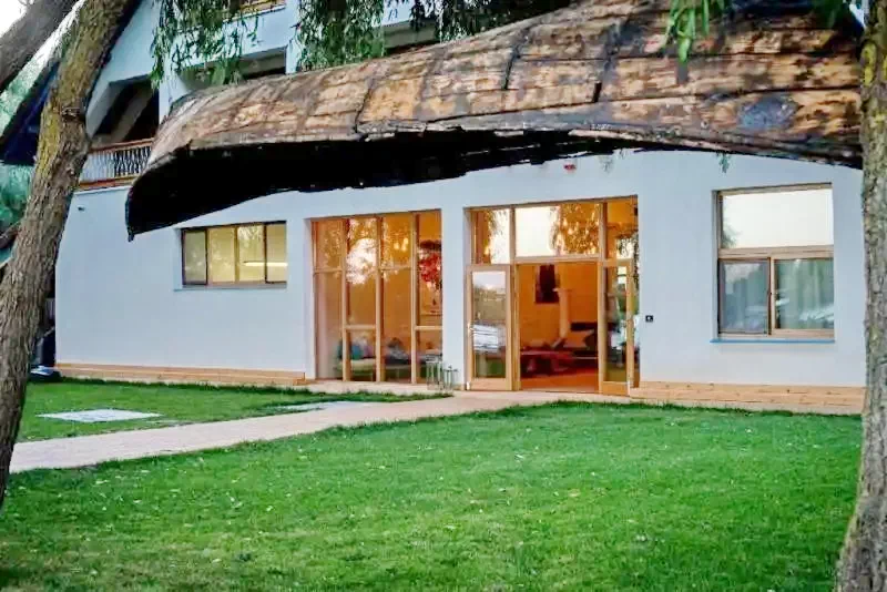 Crișan Cazare | Hotel**** (K1328-28) Imaginea poate fi supusă drepturilor de autor. Se recomandă contactarea titularului drepturilor.