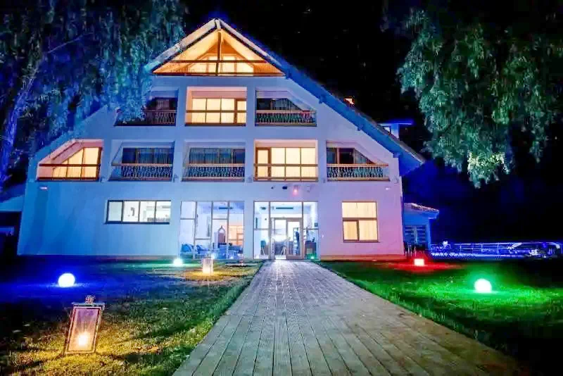 Crișan Cazare | Hotel**** (K1328-29) Imaginea poate fi supusă drepturilor de autor. Se recomandă contactarea titularului drepturilor.