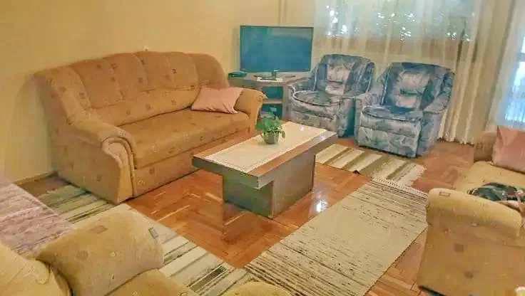 Jula Cazare | Bungalow (K1060-18) Imaginea poate fi supusă drepturilor de autor. Se recomandă contactarea titularului drepturilor.