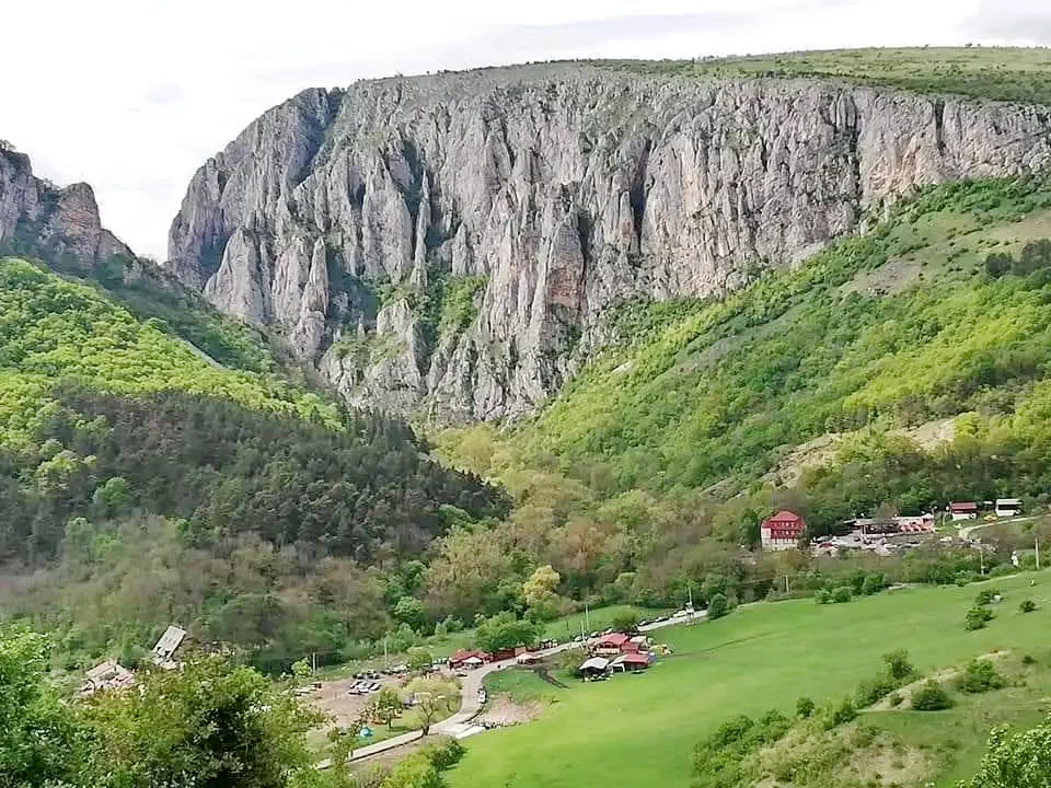 Szállás Cheia - Cabana Cheile Turzii | Mészkő - Tordai Hasadék Turistaház. A kép szerzői jogvédelem alatt állhat. Javasolt a kapcsolatfelvétel a jog tulajdonossal.