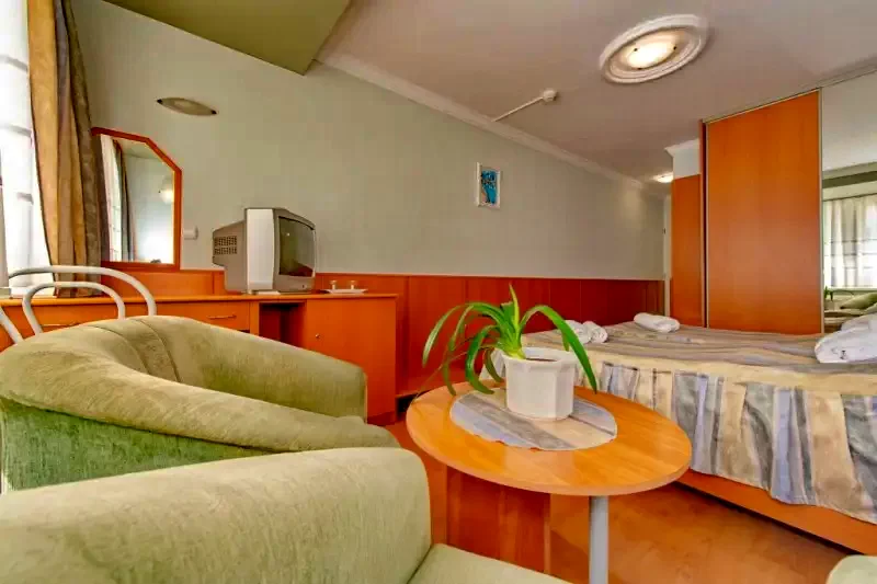 Hajdúszoboszló Szállás | Turisztikai panzió (K0171-6) A kép szerzői jogvédelem alatt állhat. Javasolt a kapcsolatfelvétel a jog tulajdonossal.