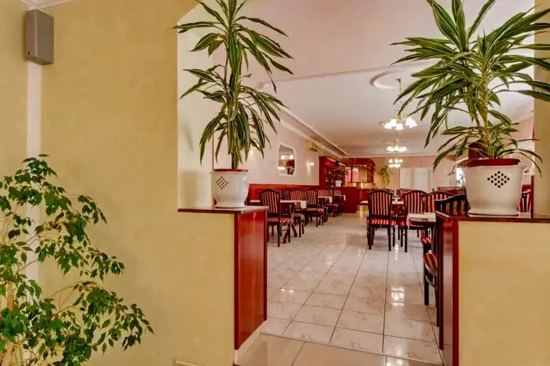  Cazare | Pensiune turistică (K0171-33) Imaginea poate fi supusă drepturilor de autor. Se recomandă contactarea titularului drepturilor.