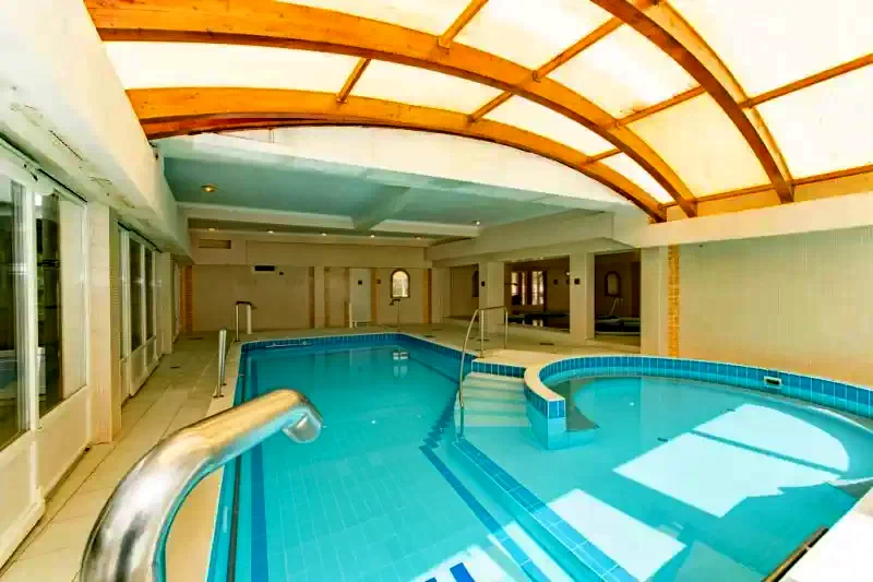  Cazare | Pensiune turistică (K0171-37) Imaginea poate fi supusă drepturilor de autor. Se recomandă contactarea titularului drepturilor.