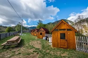 Măgura Cazare | Camping (K1114-12) Imaginea poate fi supusă drepturilor de autor. Se recomandă contactarea titularului drepturilor.