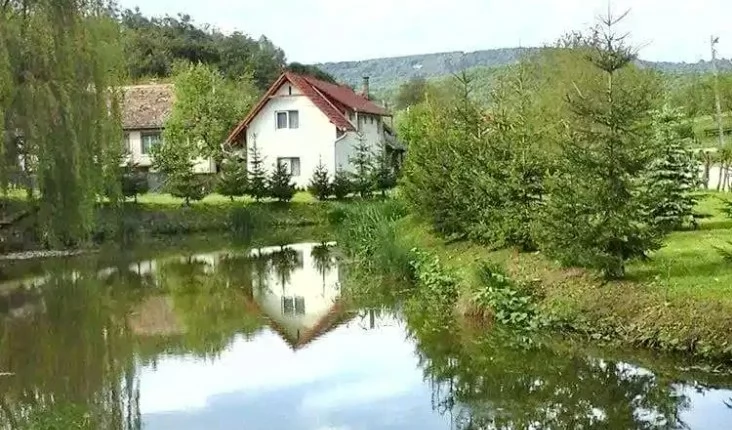 Kecset Szállás | Kulcsosház (K1302-68) A kép szerzői jogvédelem alatt állhat. Javasolt a kapcsolatfelvétel a jog tulajdonossal.