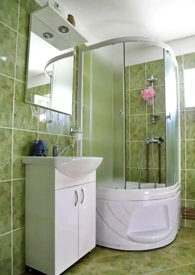 Colibița Cazare | Hotel**** (K1280-14) Imaginea poate fi supusă drepturilor de autor. Se recomandă contactarea titularului drepturilor.