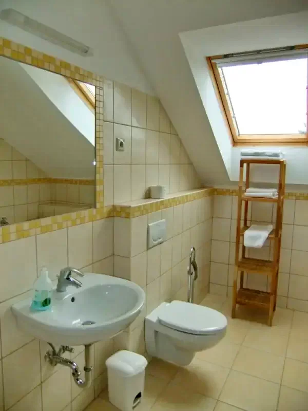 Gyula Szállás | Motel (K0327-3) A kép szerzői jogvédelem alatt állhat. Javasolt a kapcsolatfelvétel a jog tulajdonossal.