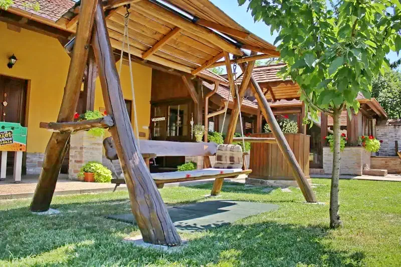 Gyula Szállás | Motel (K0327-11) A kép szerzői jogvédelem alatt állhat. Javasolt a kapcsolatfelvétel a jog tulajdonossal.