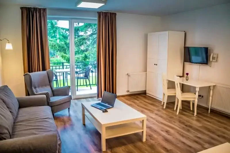  Cazare | Casă de oaspeți (K0606-11) Imaginea poate fi supusă drepturilor de autor. Se recomandă contactarea titularului drepturilor.