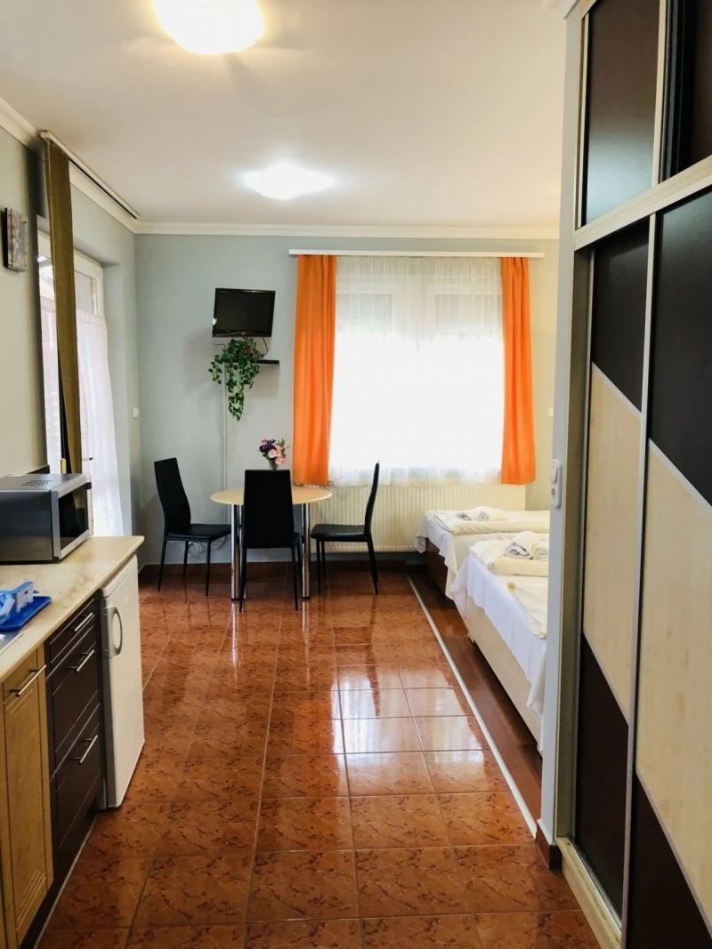 Hajdúszoboszló Szállás | Motel (K0838-5) A kép szerzői jogvédelem alatt állhat. Javasolt a kapcsolatfelvétel a jog tulajdonossal.