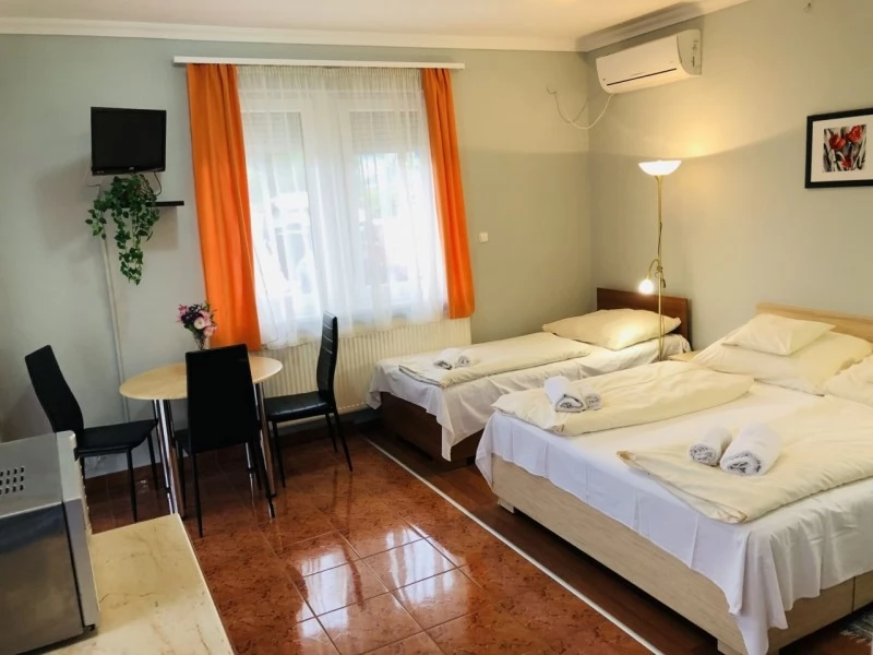  Cazare | Motel (K0838-6) Imaginea poate fi supusă drepturilor de autor. Se recomandă contactarea titularului drepturilor.