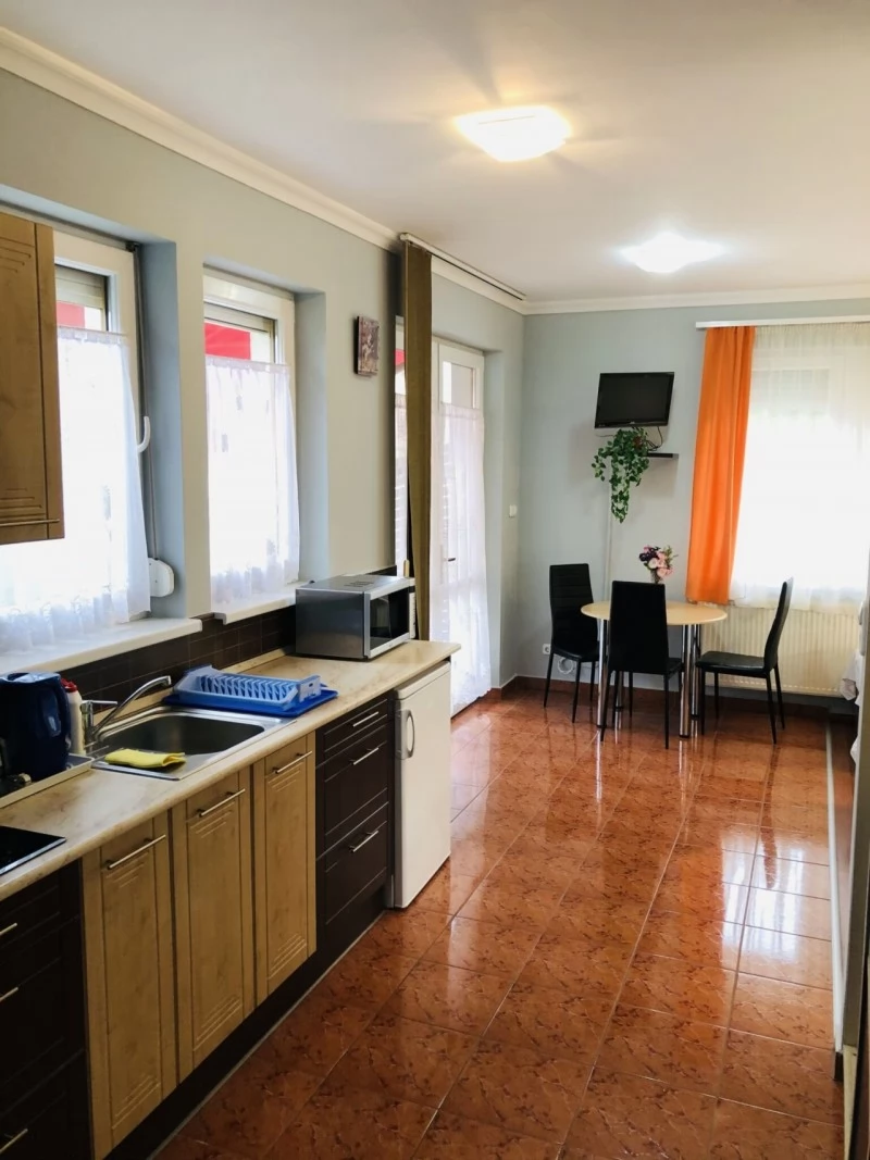 Hajdúszoboszló Szállás | Motel (K0838-8) A kép szerzői jogvédelem alatt állhat. Javasolt a kapcsolatfelvétel a jog tulajdonossal.