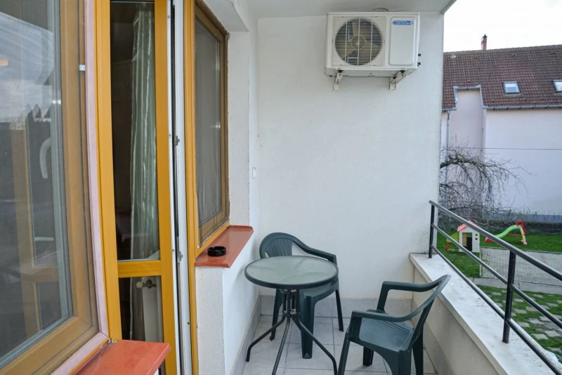  Cazare | Motel (K0838-12) Imaginea poate fi supusă drepturilor de autor. Se recomandă contactarea titularului drepturilor.