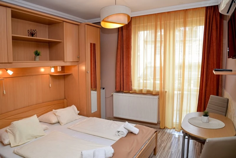  Cazare | Motel (K0838-23) Imaginea poate fi supusă drepturilor de autor. Se recomandă contactarea titularului drepturilor.