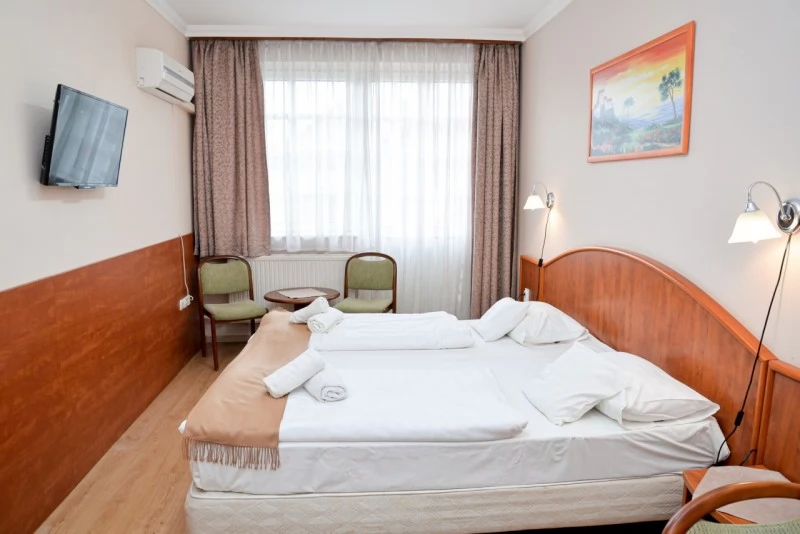  Cazare | Motel (K0838-27) Imaginea poate fi supusă drepturilor de autor. Se recomandă contactarea titularului drepturilor.