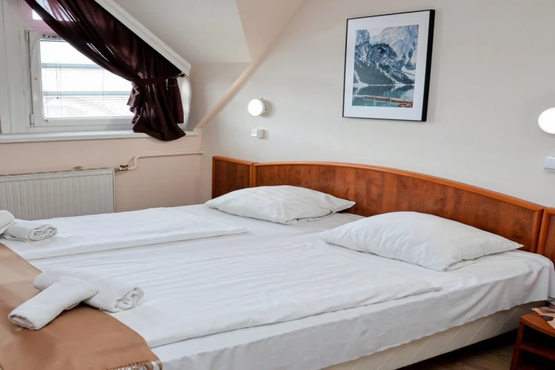  Cazare | Motel (K0838-30) Imaginea poate fi supusă drepturilor de autor. Se recomandă contactarea titularului drepturilor.