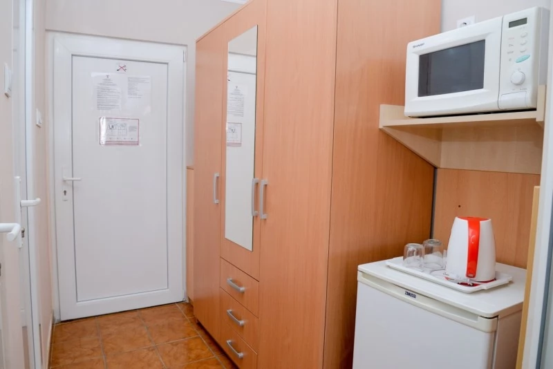  Cazare | Motel (K0838-43) Imaginea poate fi supusă drepturilor de autor. Se recomandă contactarea titularului drepturilor.