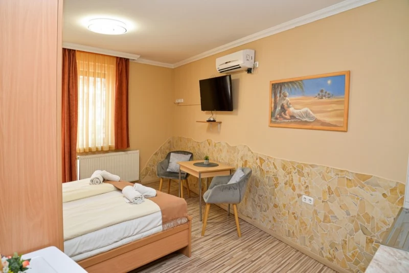  Cazare | Motel (K0838-50) Imaginea poate fi supusă drepturilor de autor. Se recomandă contactarea titularului drepturilor.